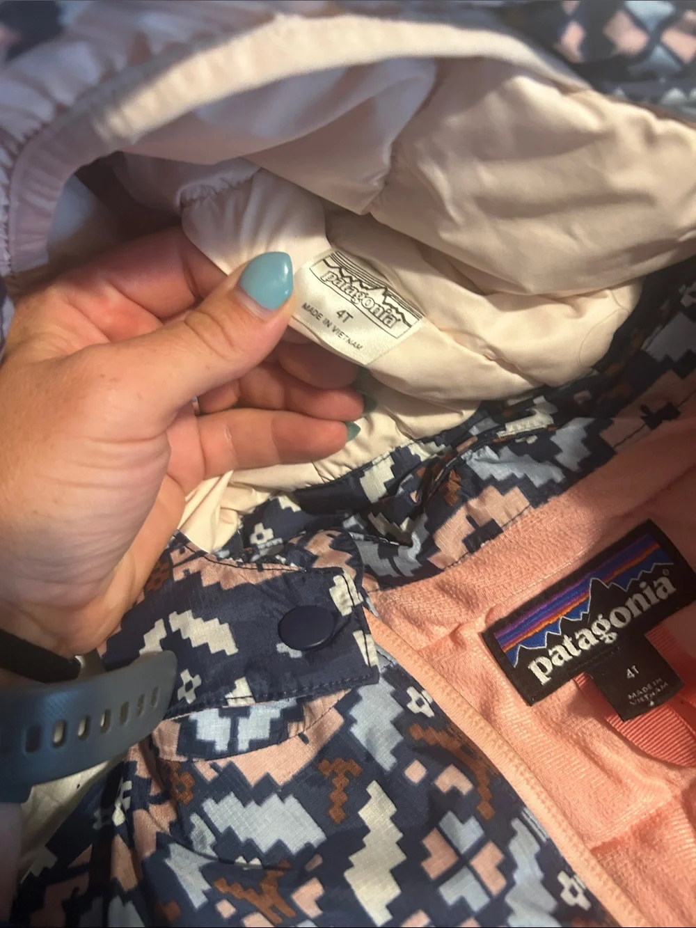 Kids Patagonia Snowpile Navy and Blush Pattern